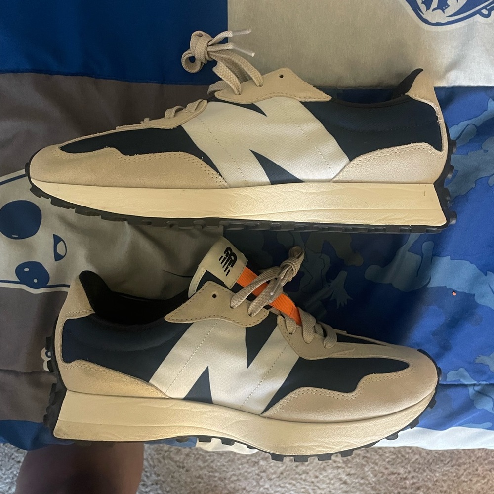 New Balance 327 like new - Picture 5 of 5
